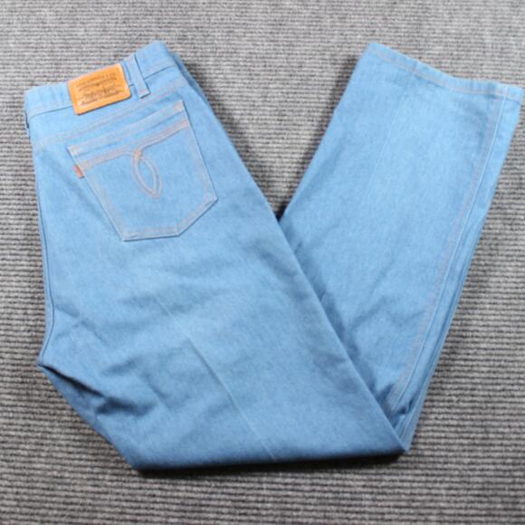 Levi’s Jeans Mens 36x30 Light Blue Straight Relaxed Easy Care Poly Cotton - Picture 1 of 12